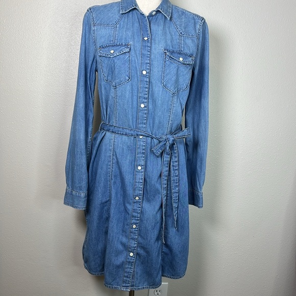 GAP Dresses & Skirts - GAP Western Pearlsnap Shirt Dress M Belted‎ Chambray Lightweight Cotton Cowgirl